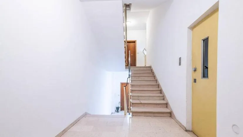 Guest house Live In Pisa - 250M Dalla Stazione Centrale Di Pisa Hotel